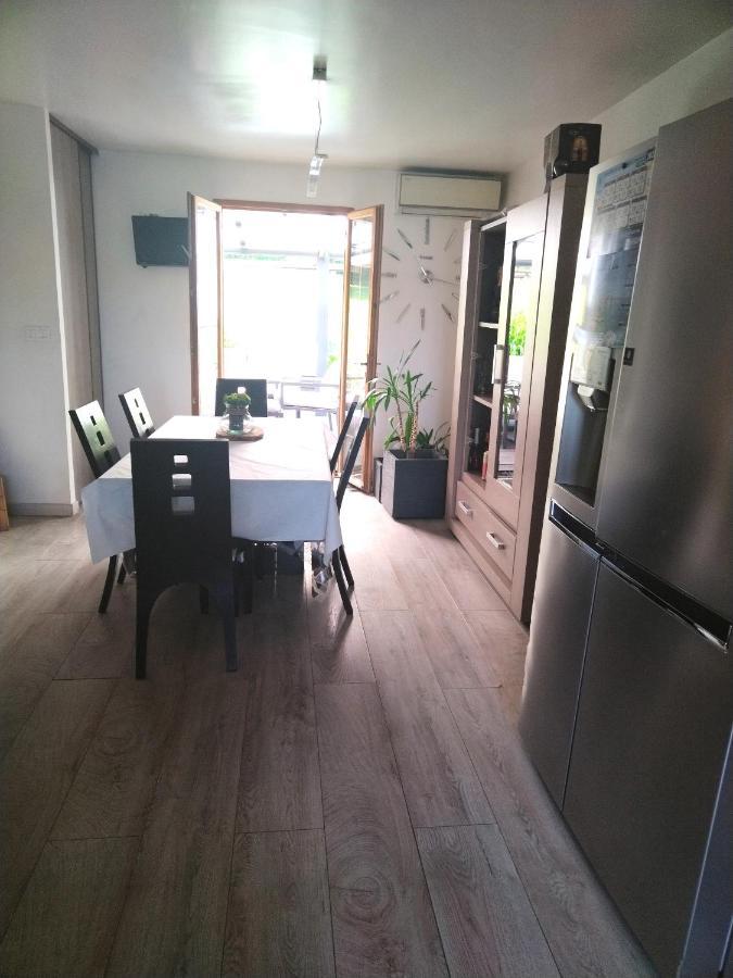 Agreable Chambre Double Avec Salle D'Eau Privative Le Mesnil-Theribus Zewnętrze zdjęcie
